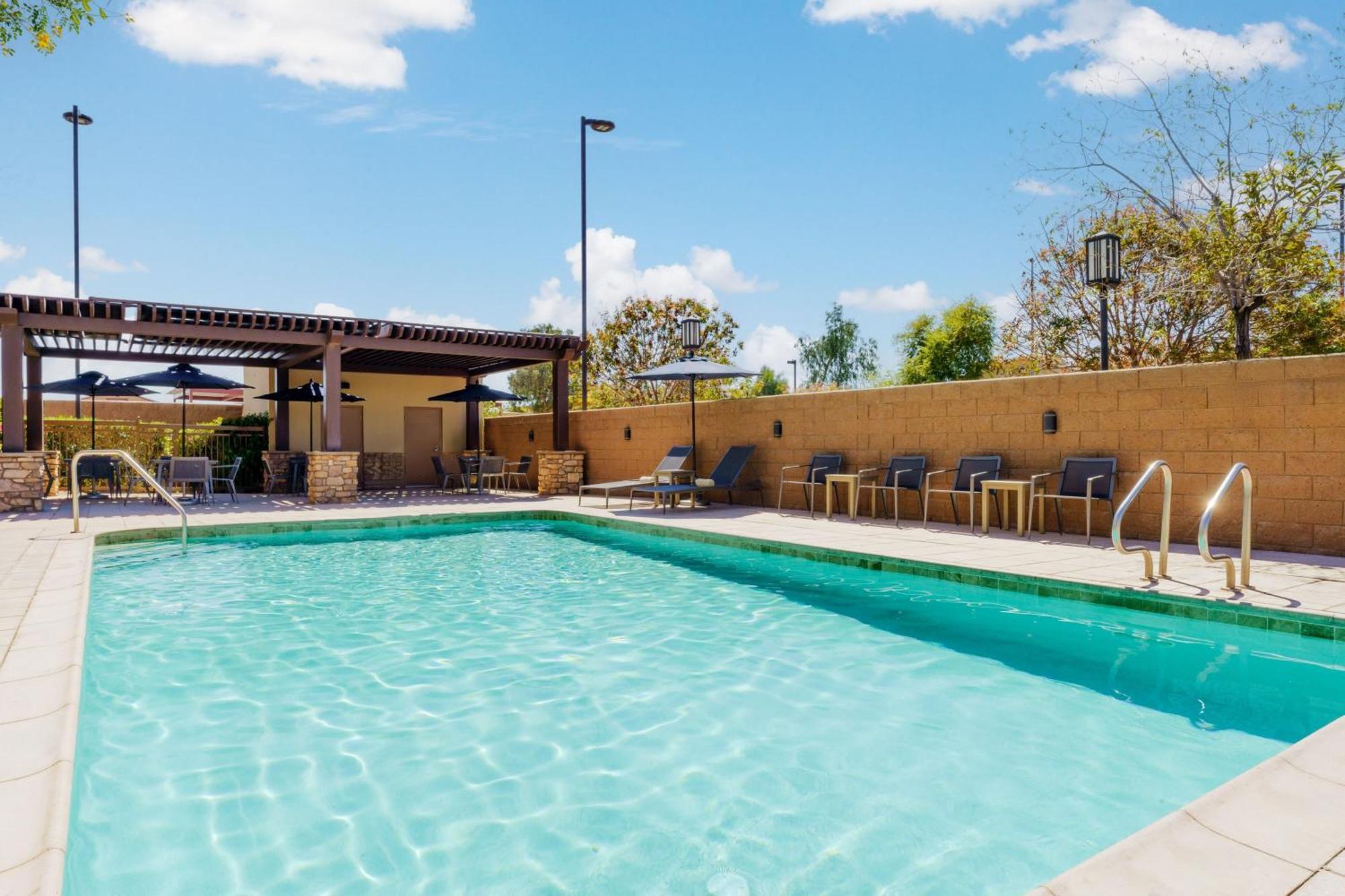 Courtyard By Marriott Phoenix Mesa Gateway Airport Екстер'єр фото
