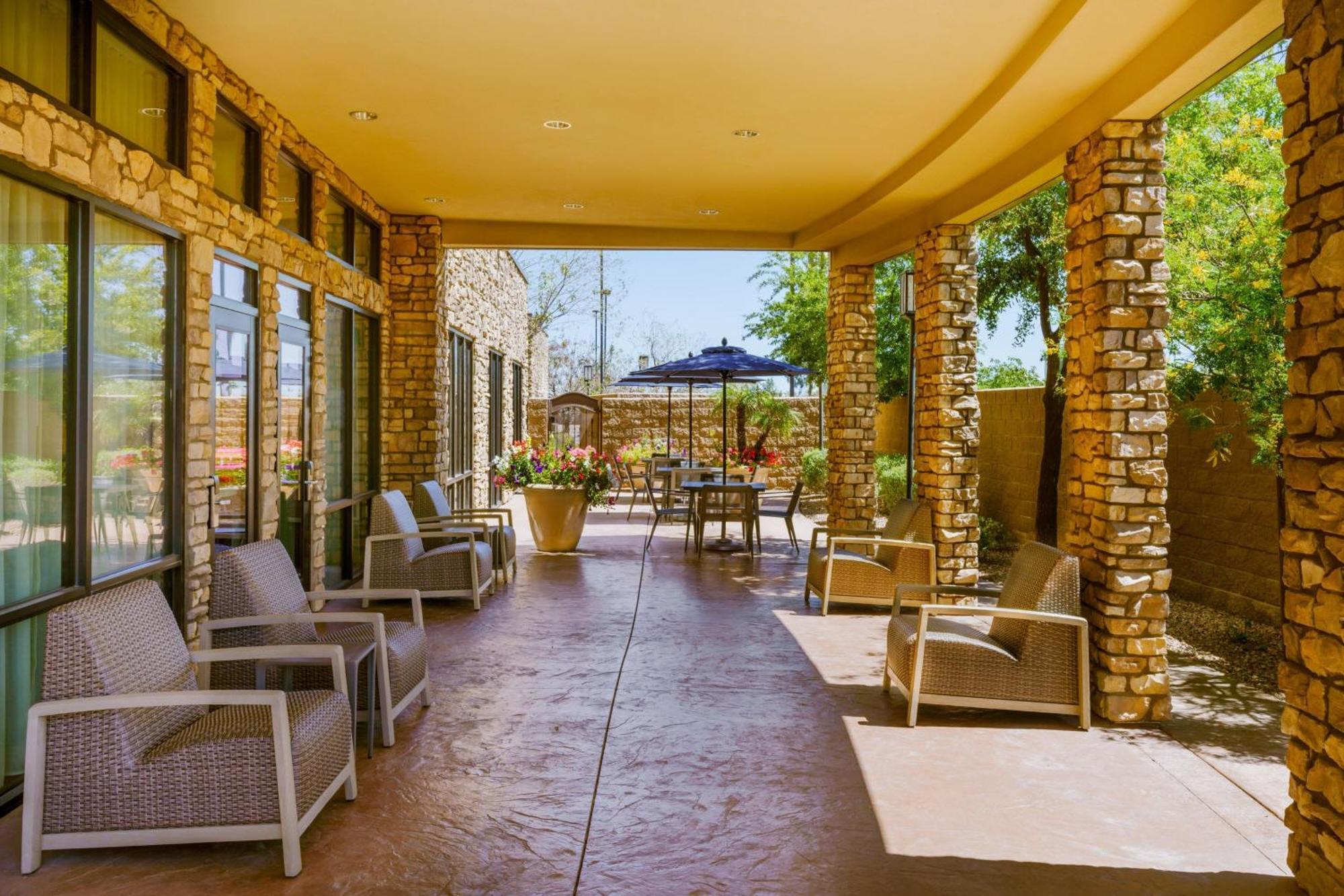 Courtyard By Marriott Phoenix Mesa Gateway Airport Екстер'єр фото