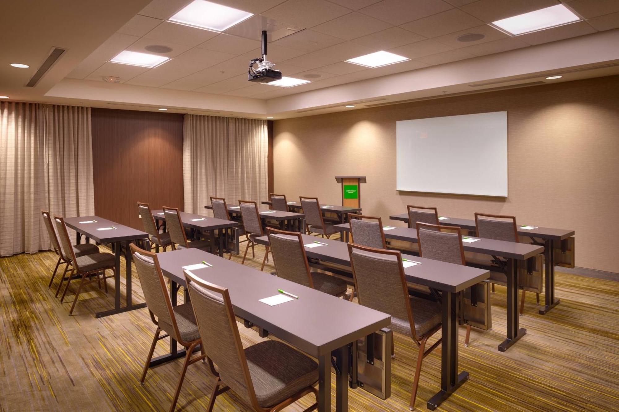 Courtyard By Marriott Phoenix Mesa Gateway Airport Екстер'єр фото