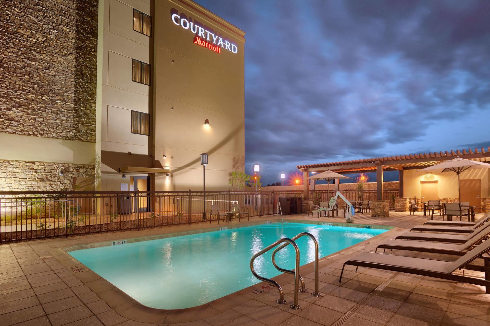 Courtyard By Marriott Phoenix Mesa Gateway Airport Екстер'єр фото